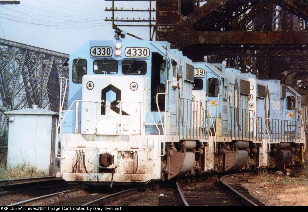 CRIP GP38-2 #4330 - Chicago, Rock Island & PacificIntere